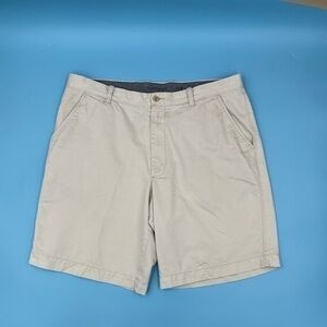 MADISON Chino Khaki Shorts